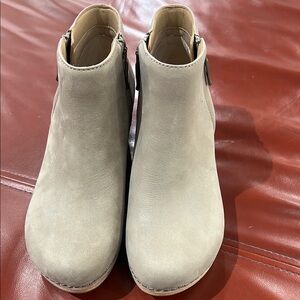 Elegant Beige Ankle Booties